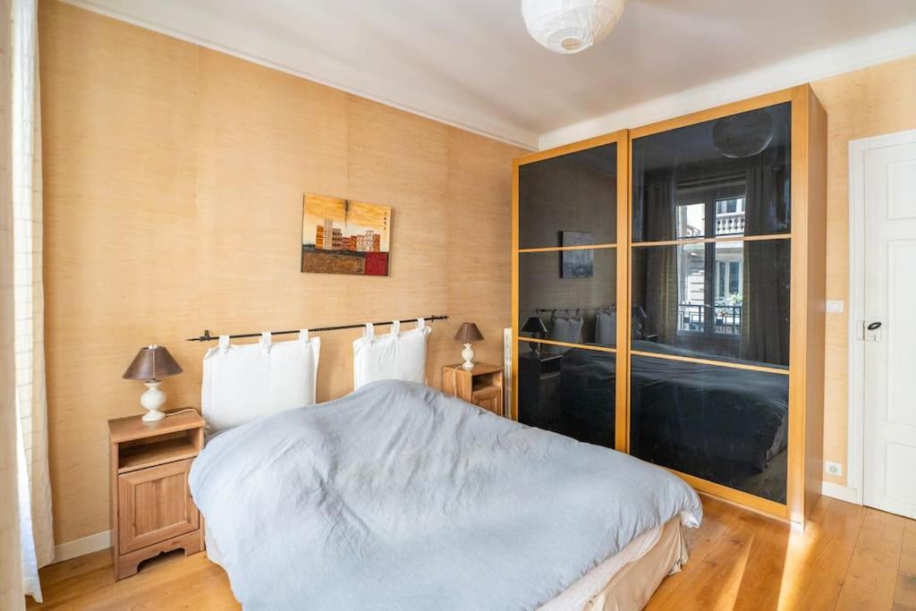 Creative Artist's Retreat In Apartment Paris