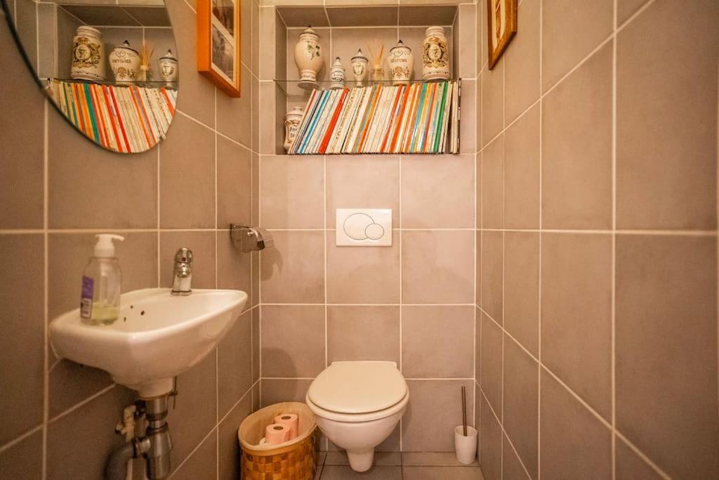 Creative Artist's Retreat In Apartment *