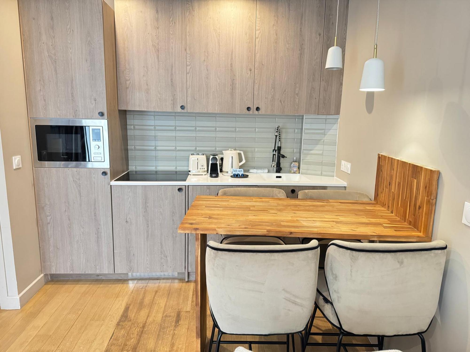60 M2 Xx Center Of Xx 2 Bedrooms & 2 Bathrooms *