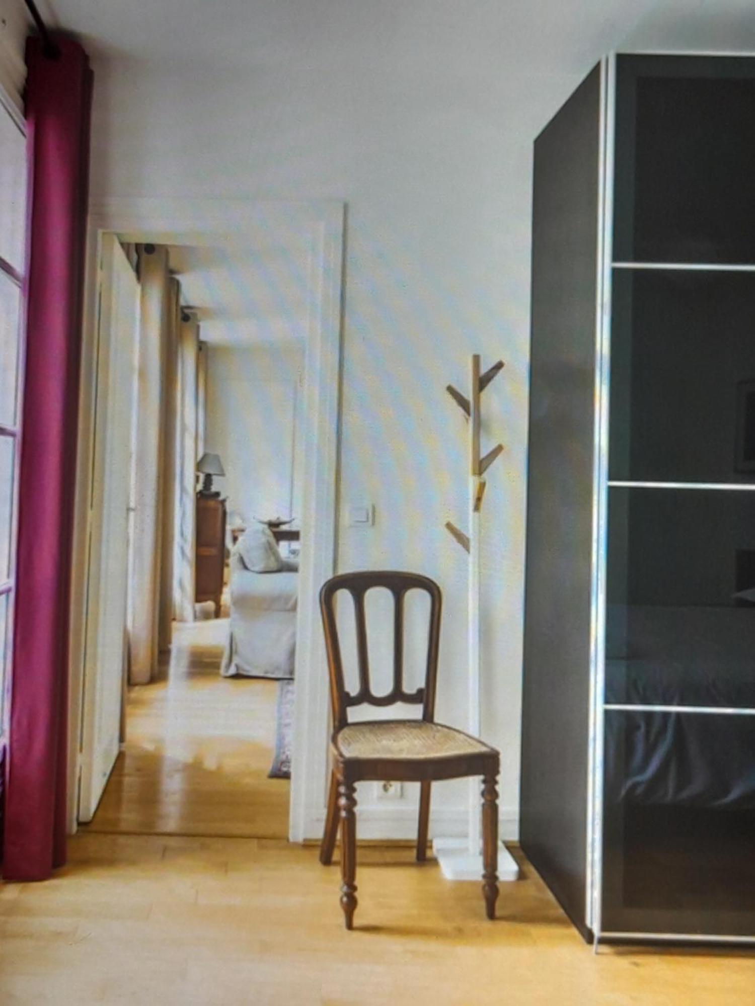 1 Minute Gare Montparnasse , Center, Awsome Place, Close To Eiffel Tour And Louvre Meusm , Front Metro Appartement Paris