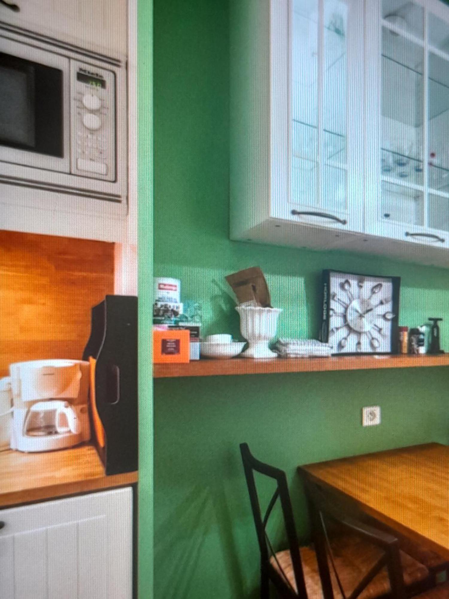 1 Minute Gare Montparnasse , Center, Awsome Place, Close To Eiffel Tour And Louvre Meusm , Front Metro Appartement *