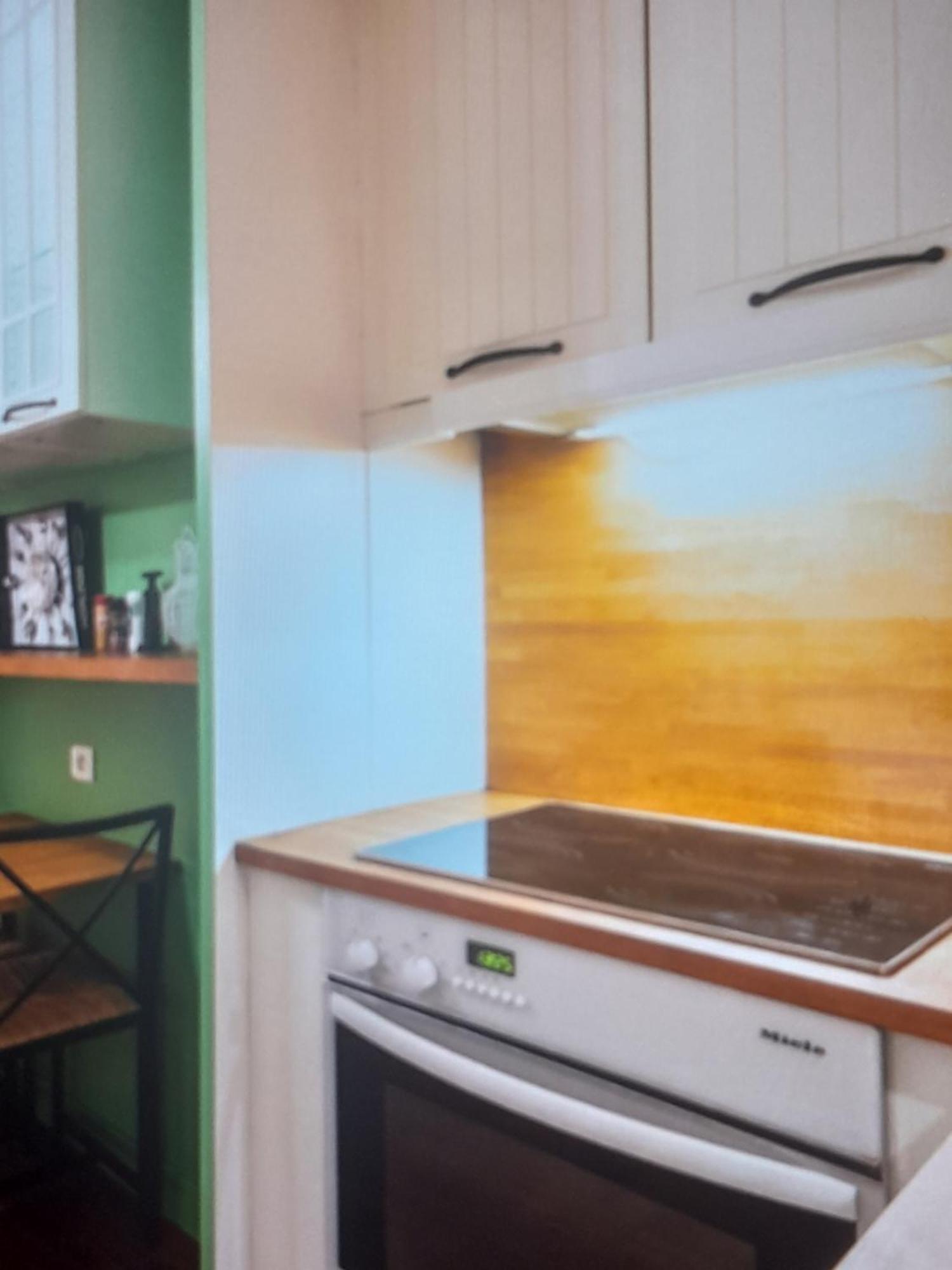 1 Minute Gare Montparnasse , Center, Awsome Place, Close To Eiffel Tour And Louvre Meusm , Front Metro Appartement