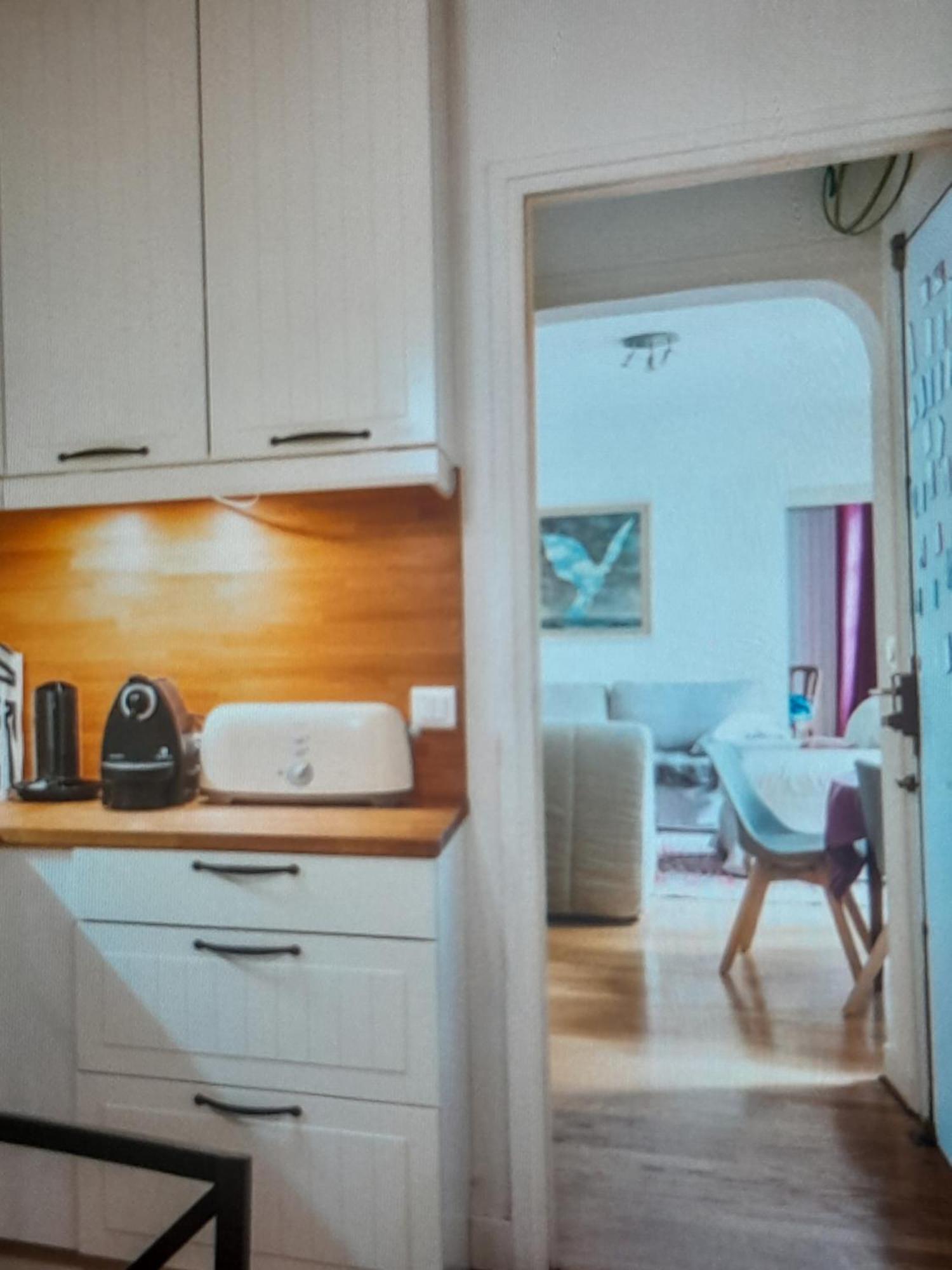 1 Minute Gare Montparnasse , Center, Awsome Place, Close To Eiffel Tour And Louvre Meusm , Front Metro Appartement Paris