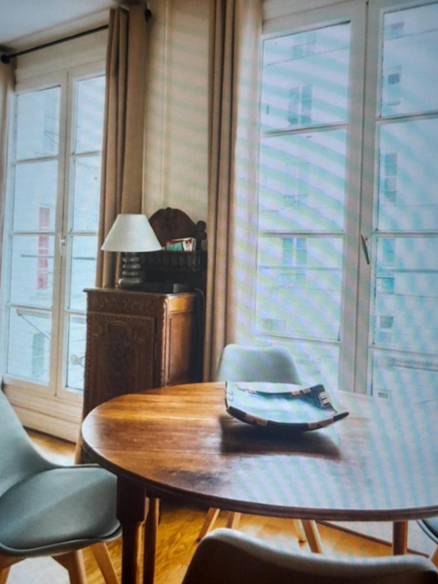 1 Minute Gare Montparnasse , Center, Awsome Place, Close To Eiffel Tour And Louvre Meusm , Front Metro Appartement *