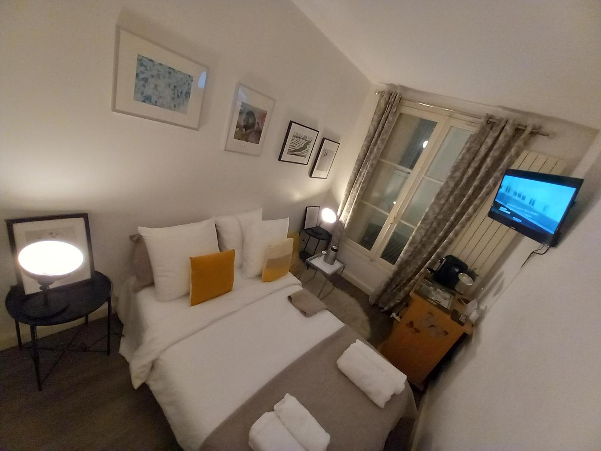 Appartement 1 Minute Gare Montparnasse , Center, Awsome Place, Close To Eiffel Tour And Louvre Meusm , Front Metro Paris