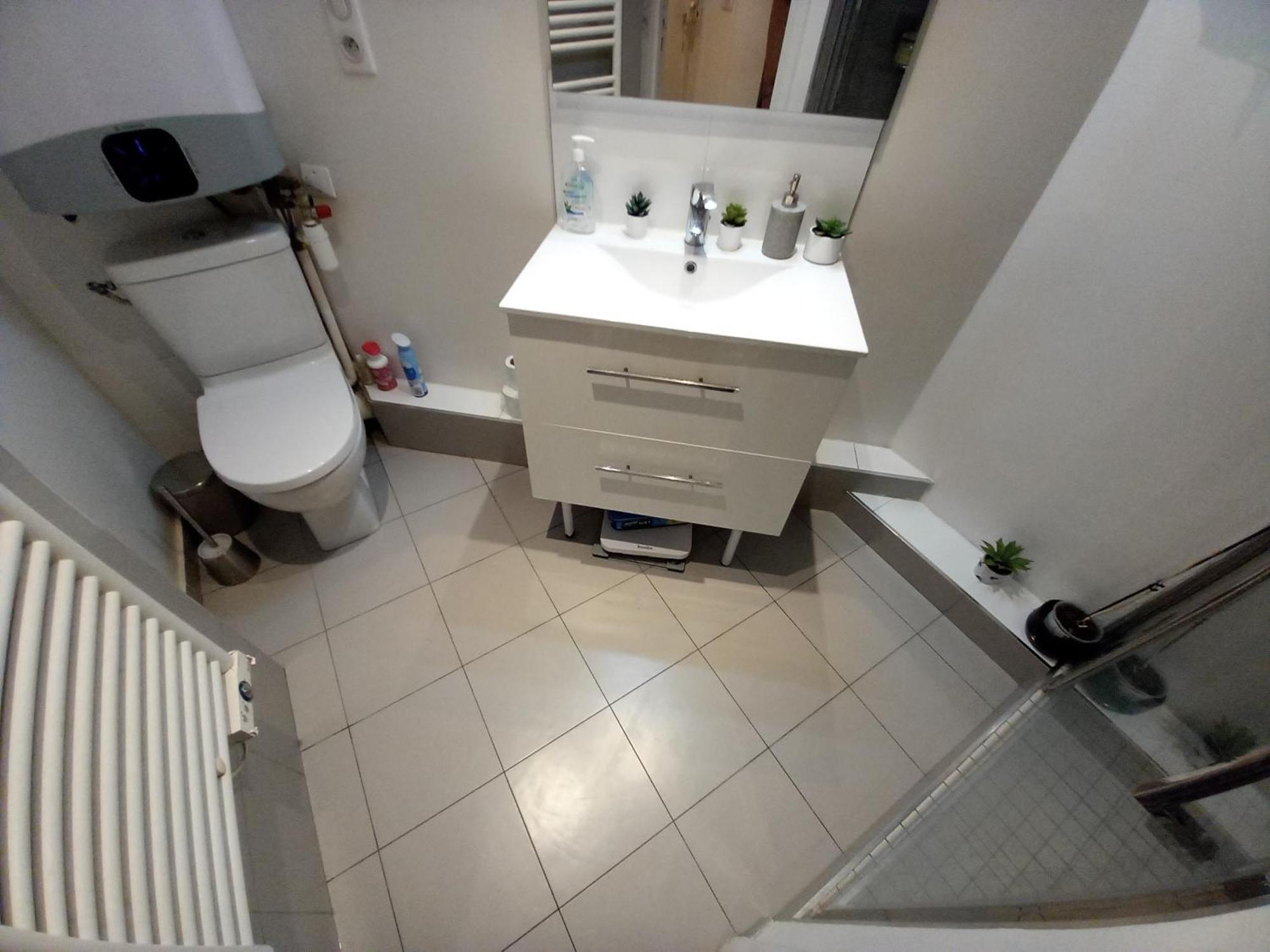 1 Minute Gare Montparnasse , Center, Awsome Place, Close To Eiffel Tour And Louvre Meusm , Front Metro Appartement Paris