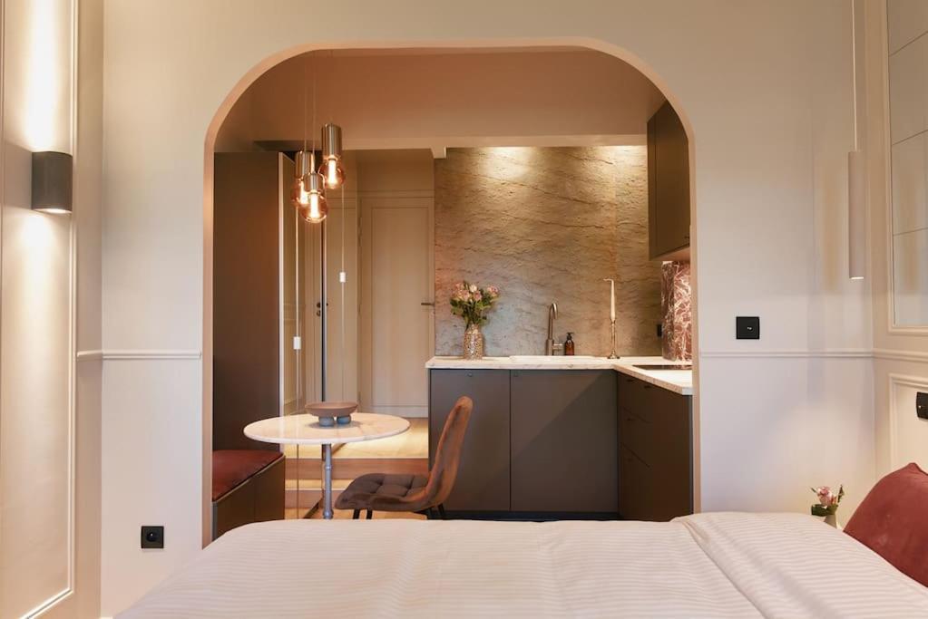 Rosso Levanto - Duke Housing Apartment