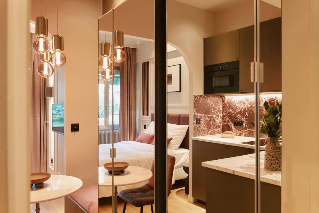Rosso Levanto - Duke Housing Apartment Paris
