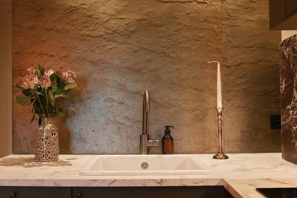 Rosso Levanto - Duke Housing Apartment