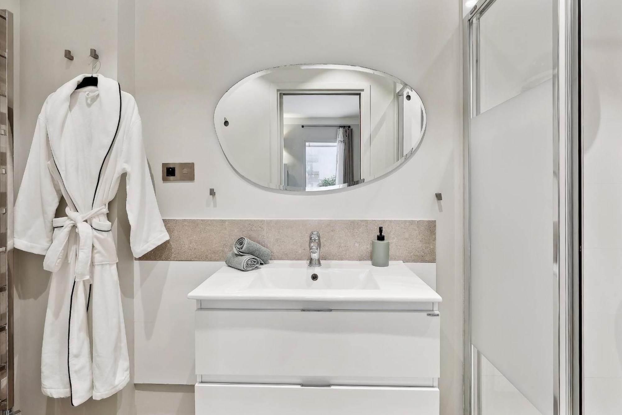 Apartment Le Marais & Place Des Vosges - Cityapartmentstay Paris