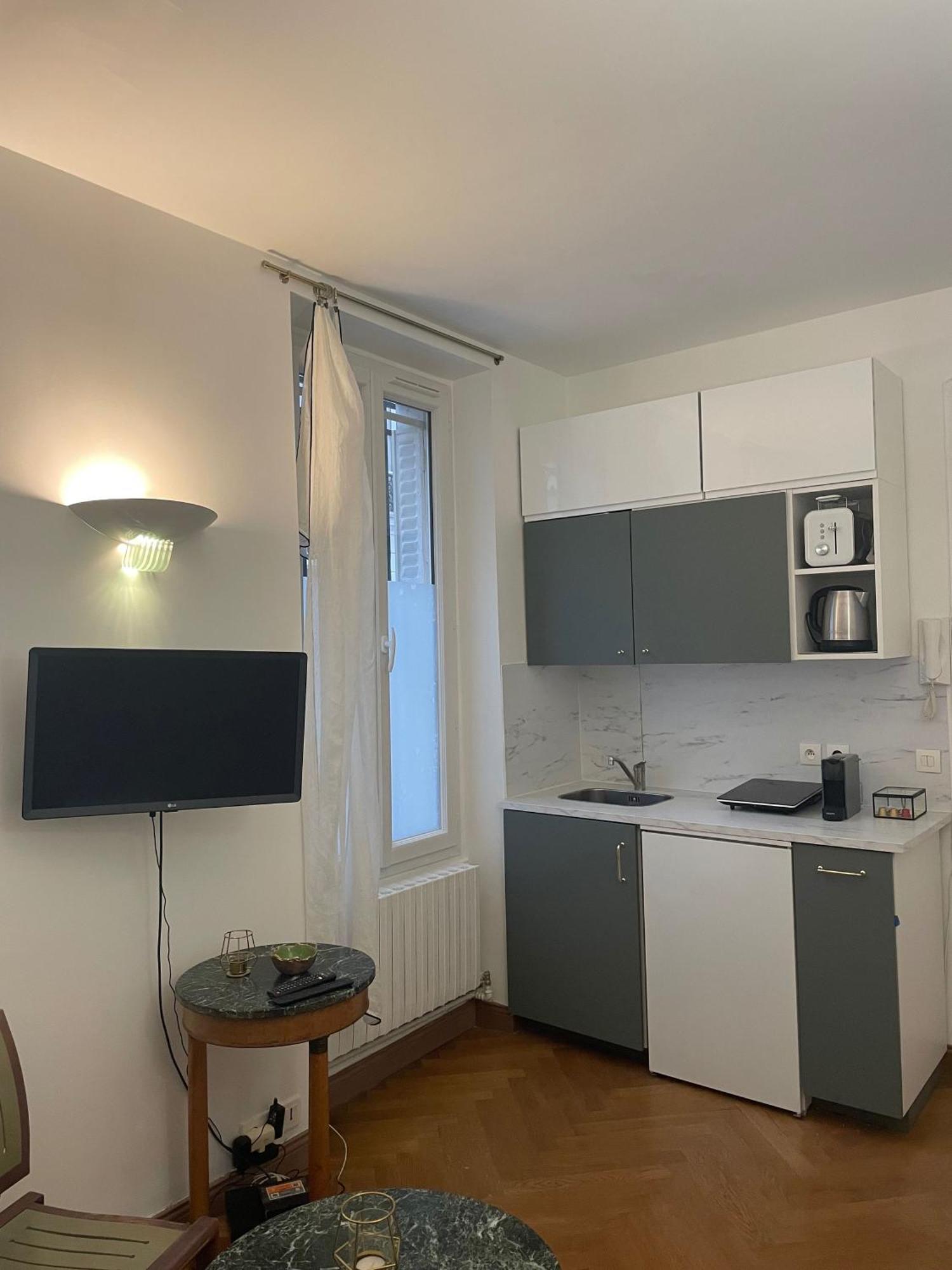 Charmant Studio Hyper Centre Paris, 7 Min Du Louvre Apartment *