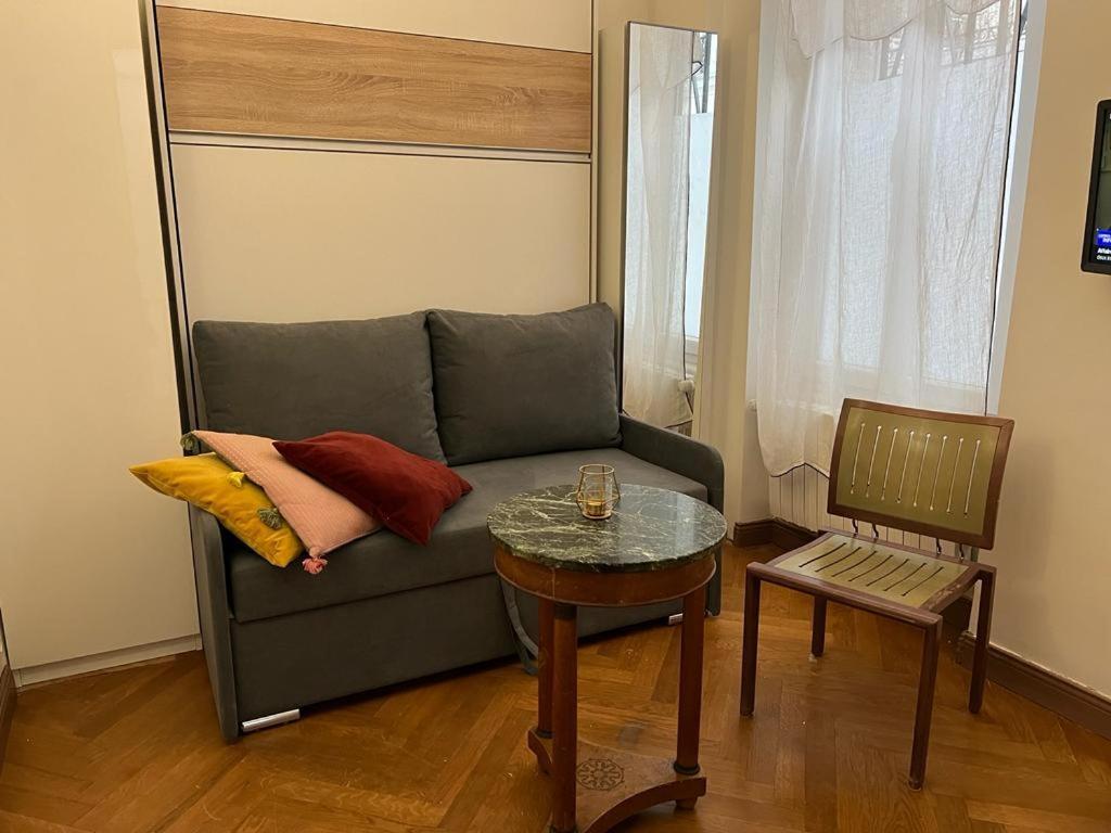 Apartment Charmant Studio Hyper Centre Paris, 7 Min Du Louvre *
