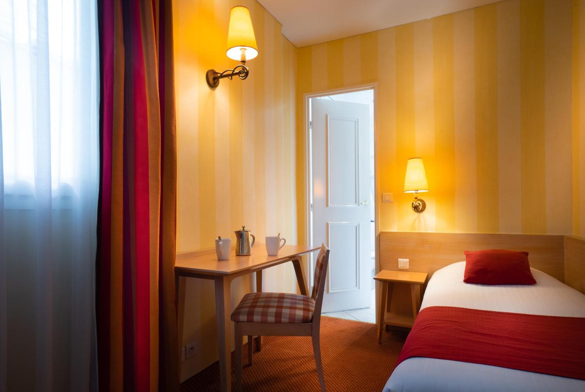 Delambre Hotel 3*