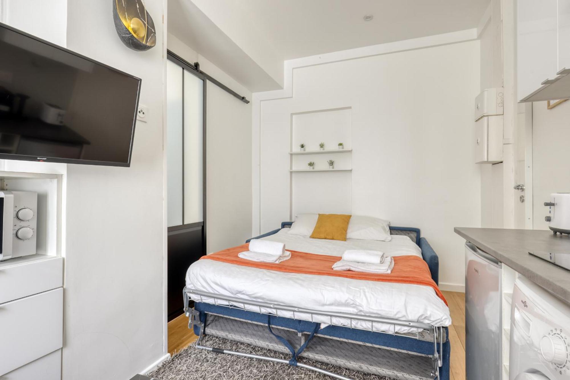New And Quiet 1 Bdr Flat In The Heart Of 12