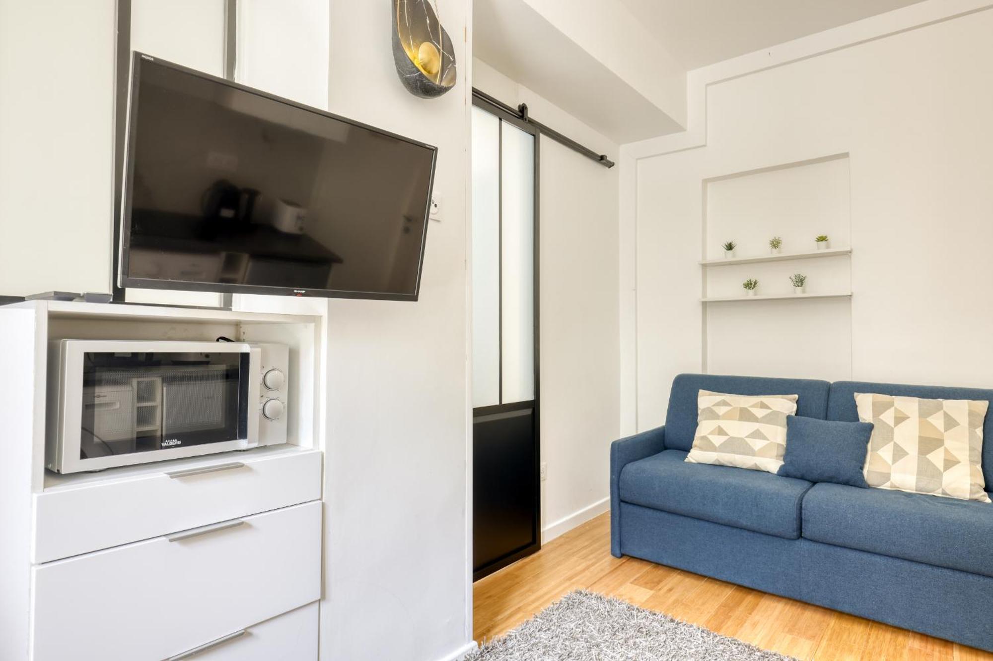 New And Quiet 1 Bdr Flat In The Heart Of 12 Appartement Paris