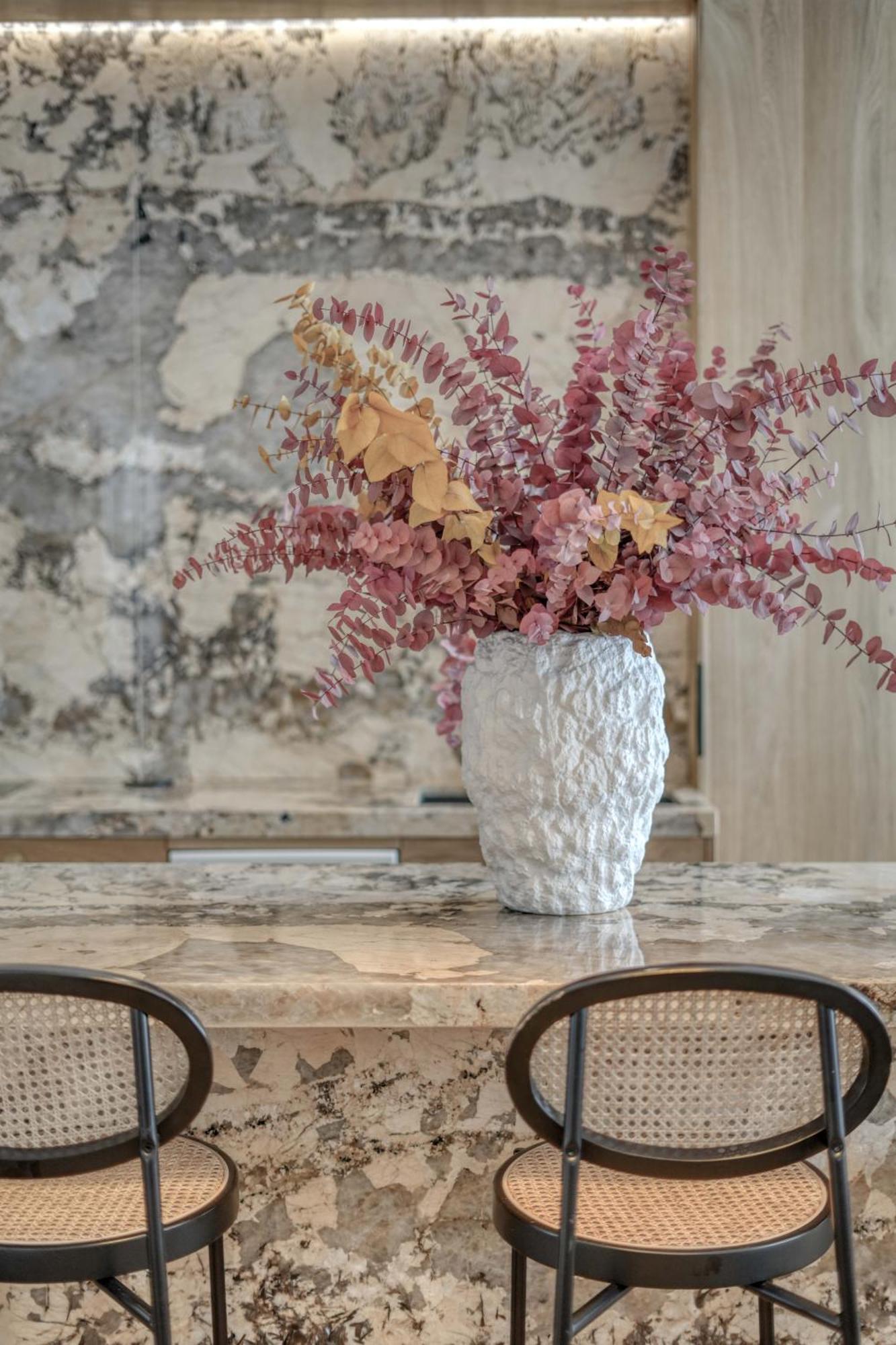 Apartment Montaigne Luxury