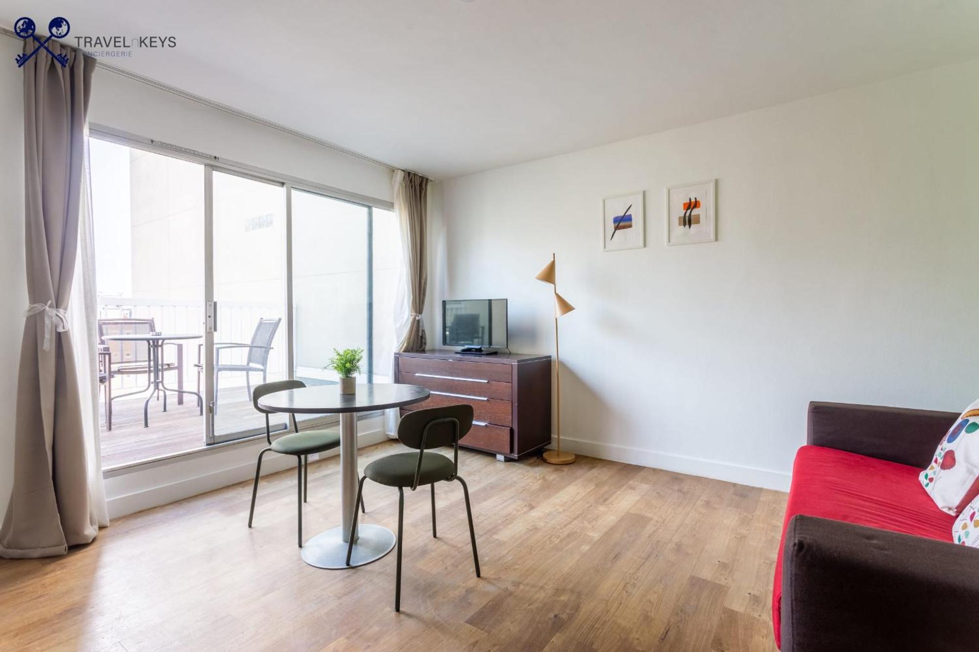 Apartment 702 - Eiffel Tower