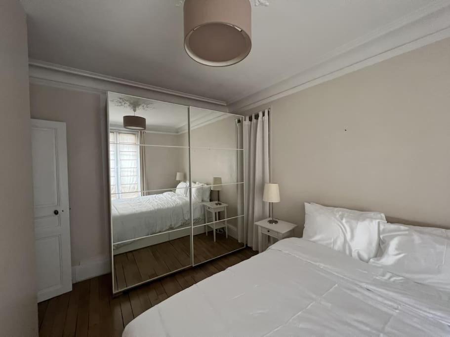 Apartment Arc De Triomphe 65 M2 Paris