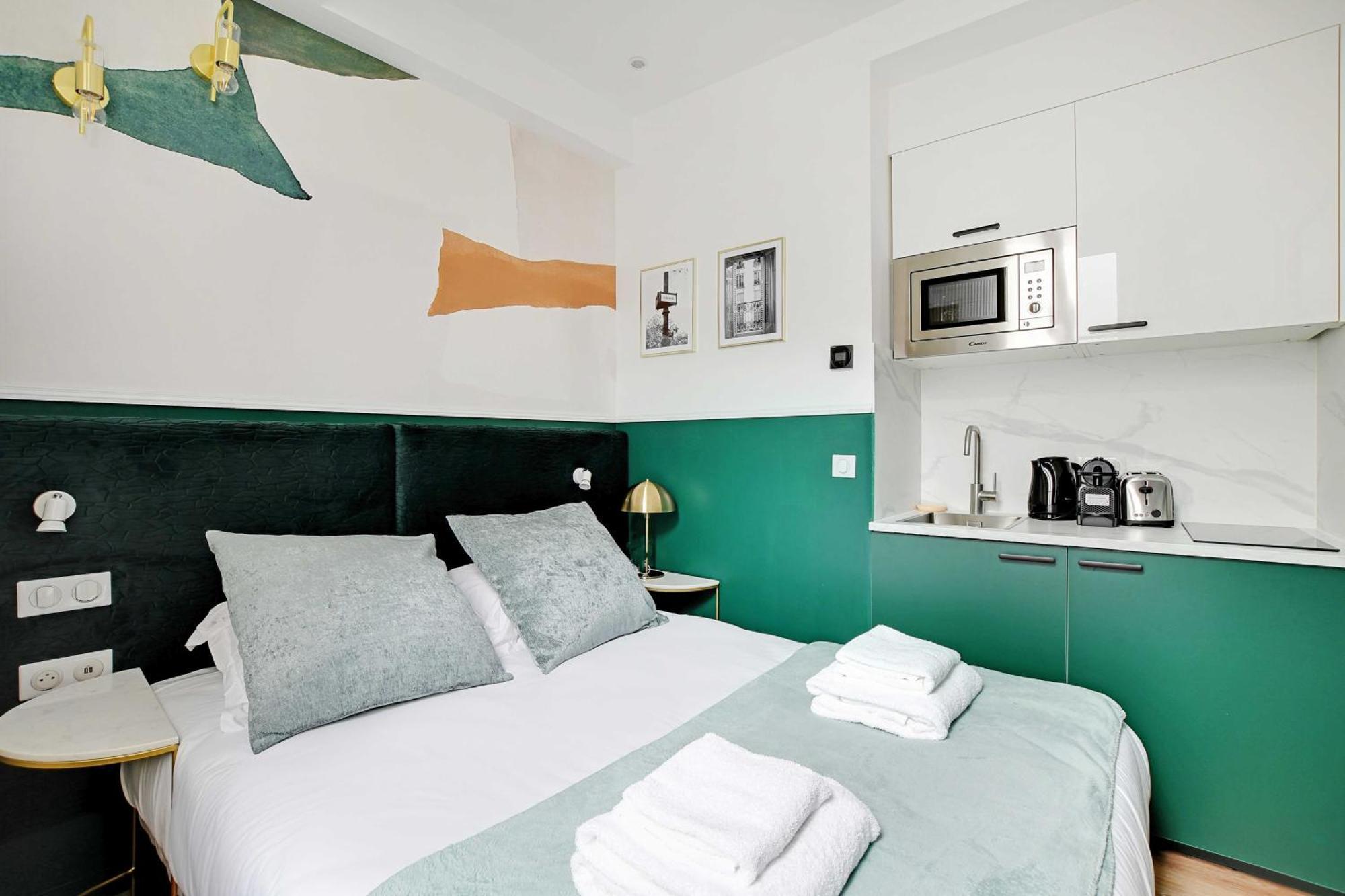 Modern With A-c - Near Montmartre Apartment
