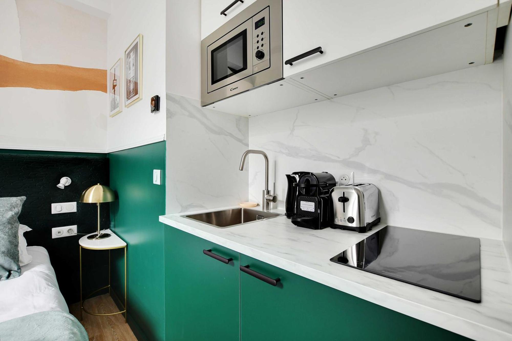 Modern With A-c - Near Montmartre