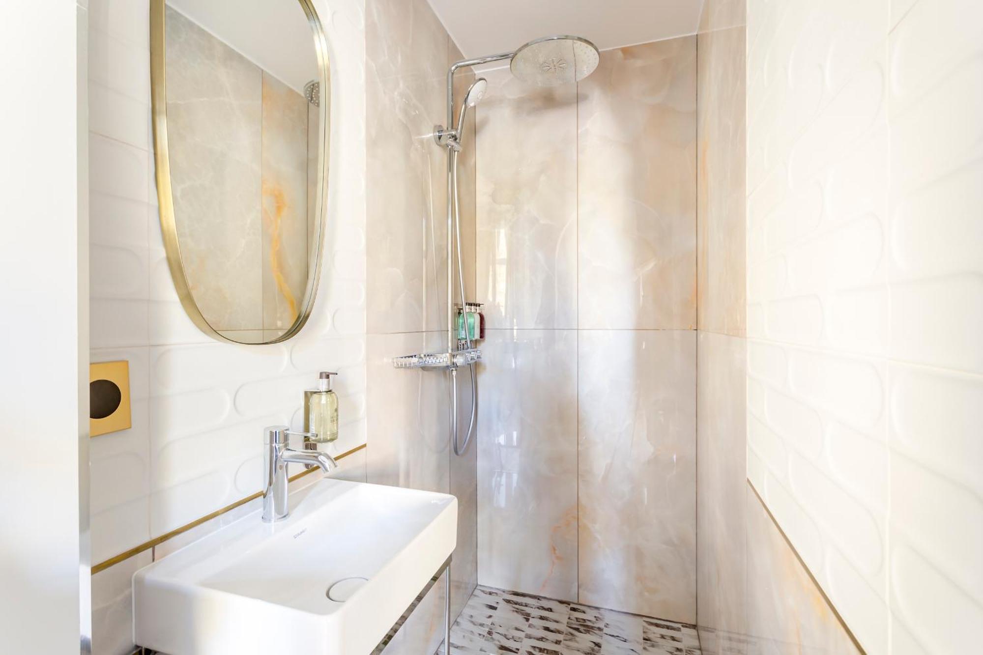 Merveil - Luxury - Marais - Republique Apartment Paris
