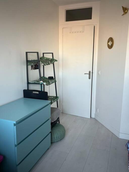 Apartment Montmartre With A View And Swimming Pool Access
