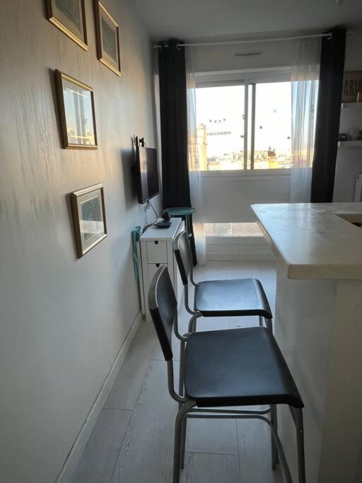 Montmartre With A View And Swimming Pool Access *