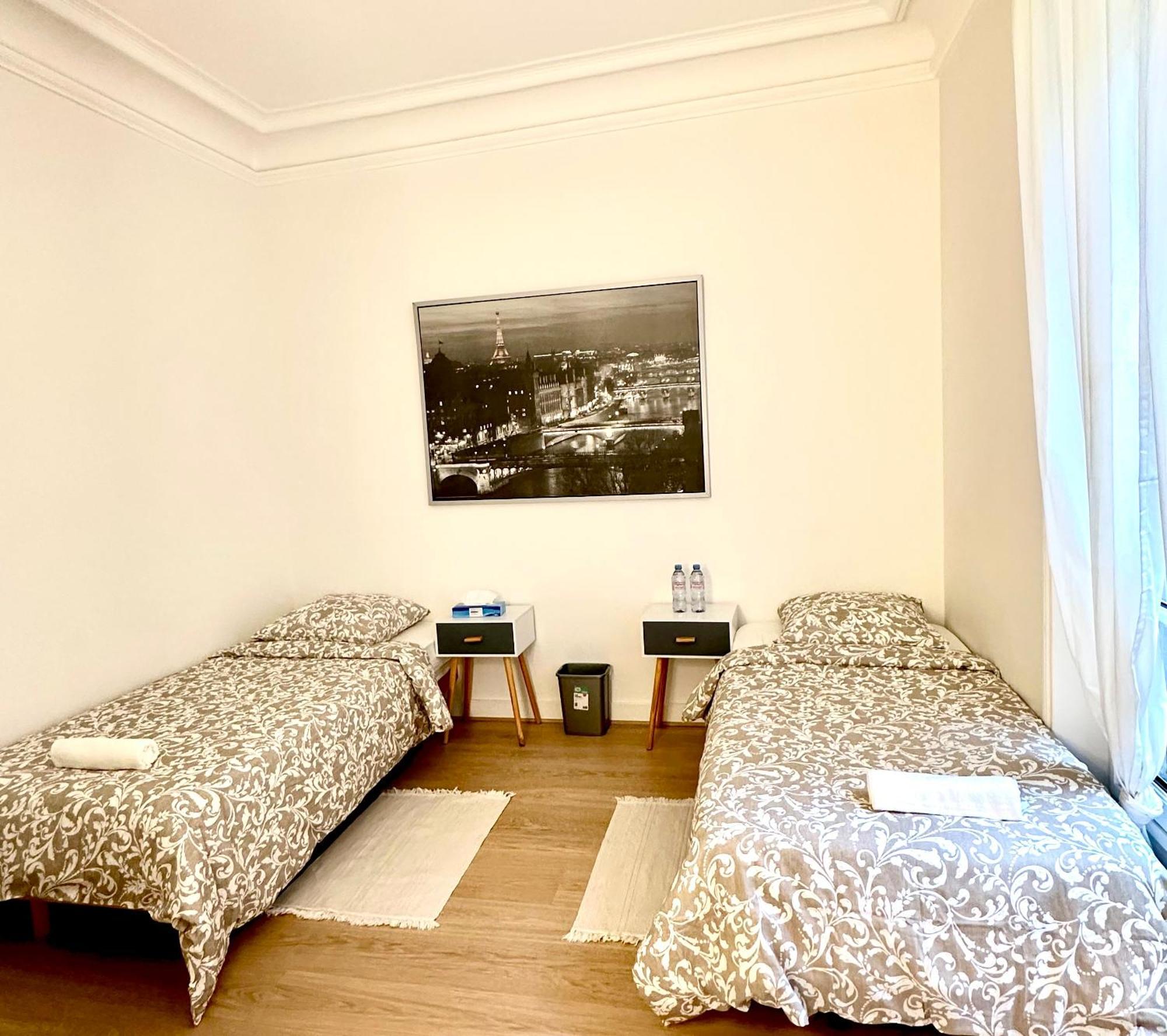 Appartement Champs Elysees 5 *