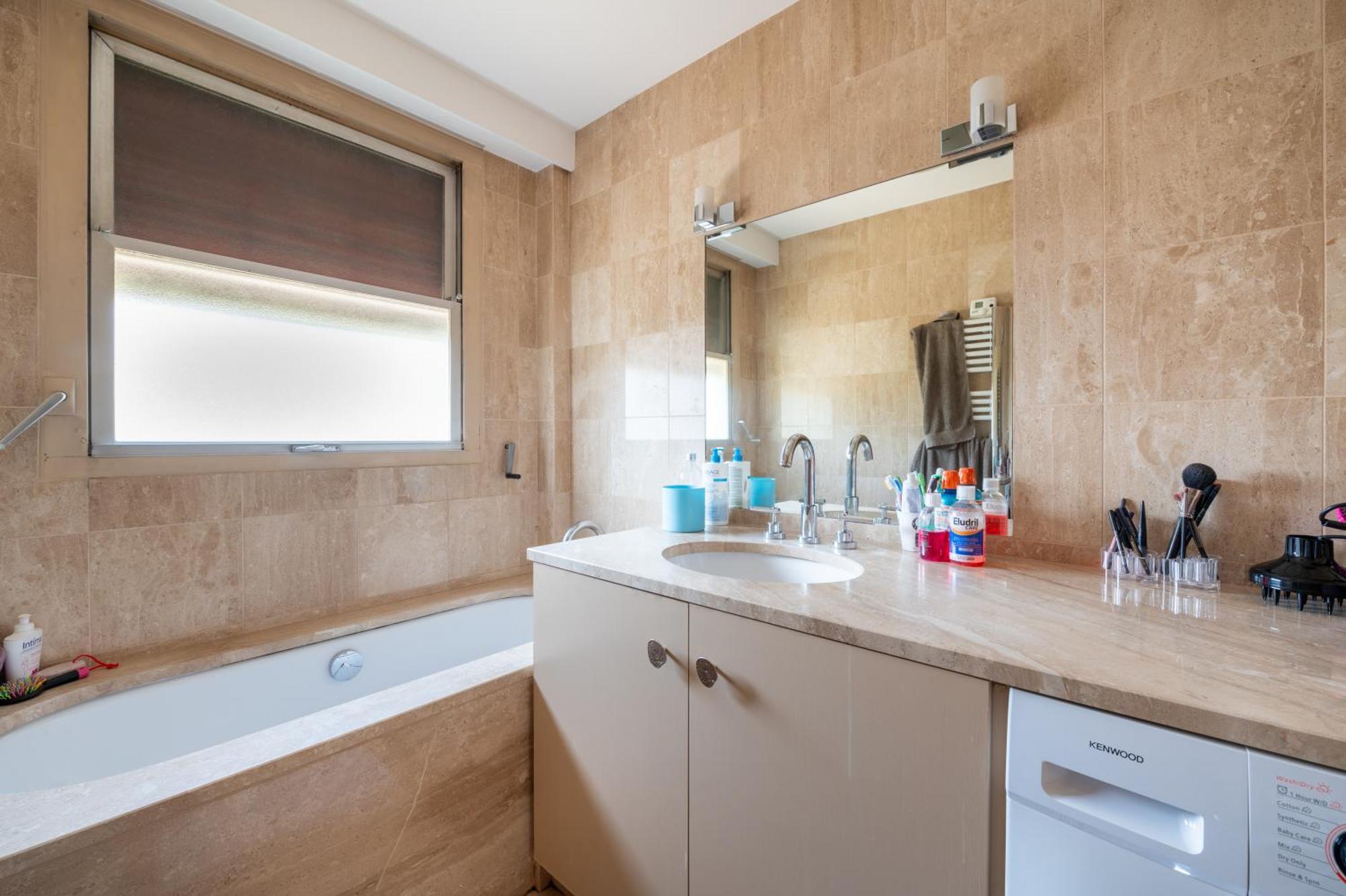 Spacious 3bd Family Auteuil