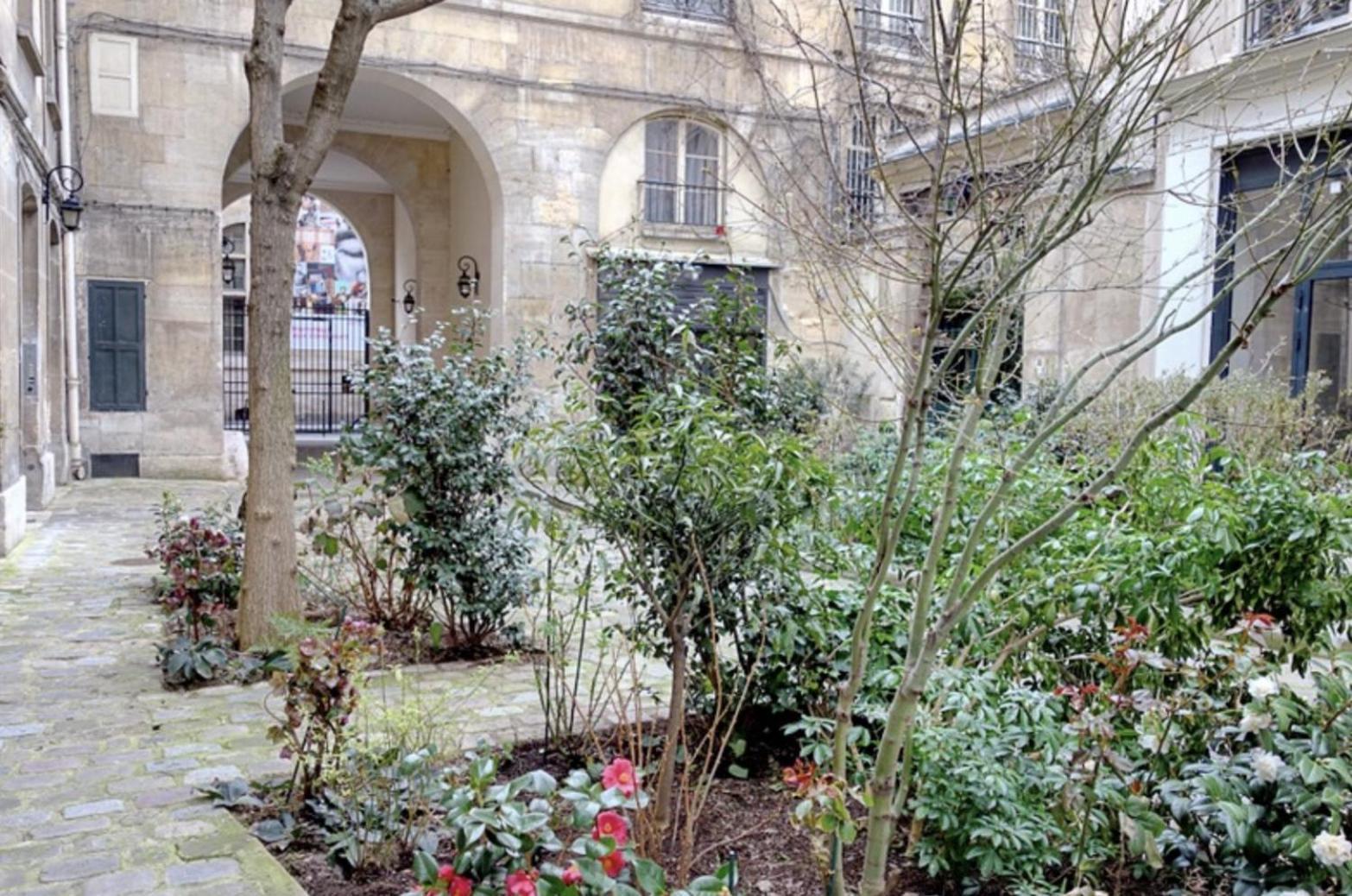 Au Coeur Du Marais, Un Joli ! *