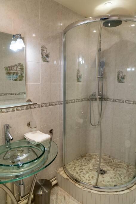 11eme -quartier Central Rue Saint Maur Apartment *