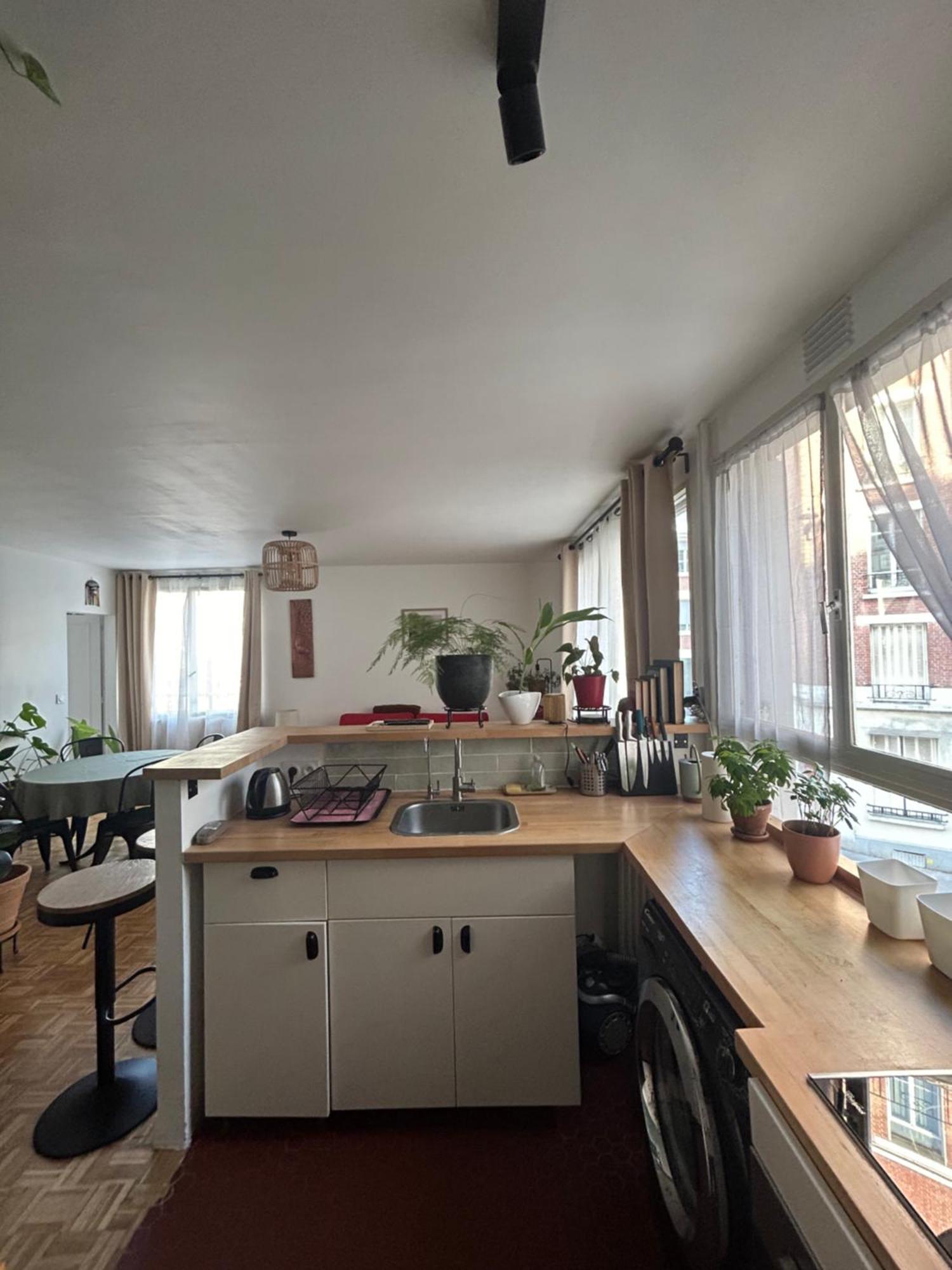 Apartment Grand 2 Pieces Dans Le 20eme A