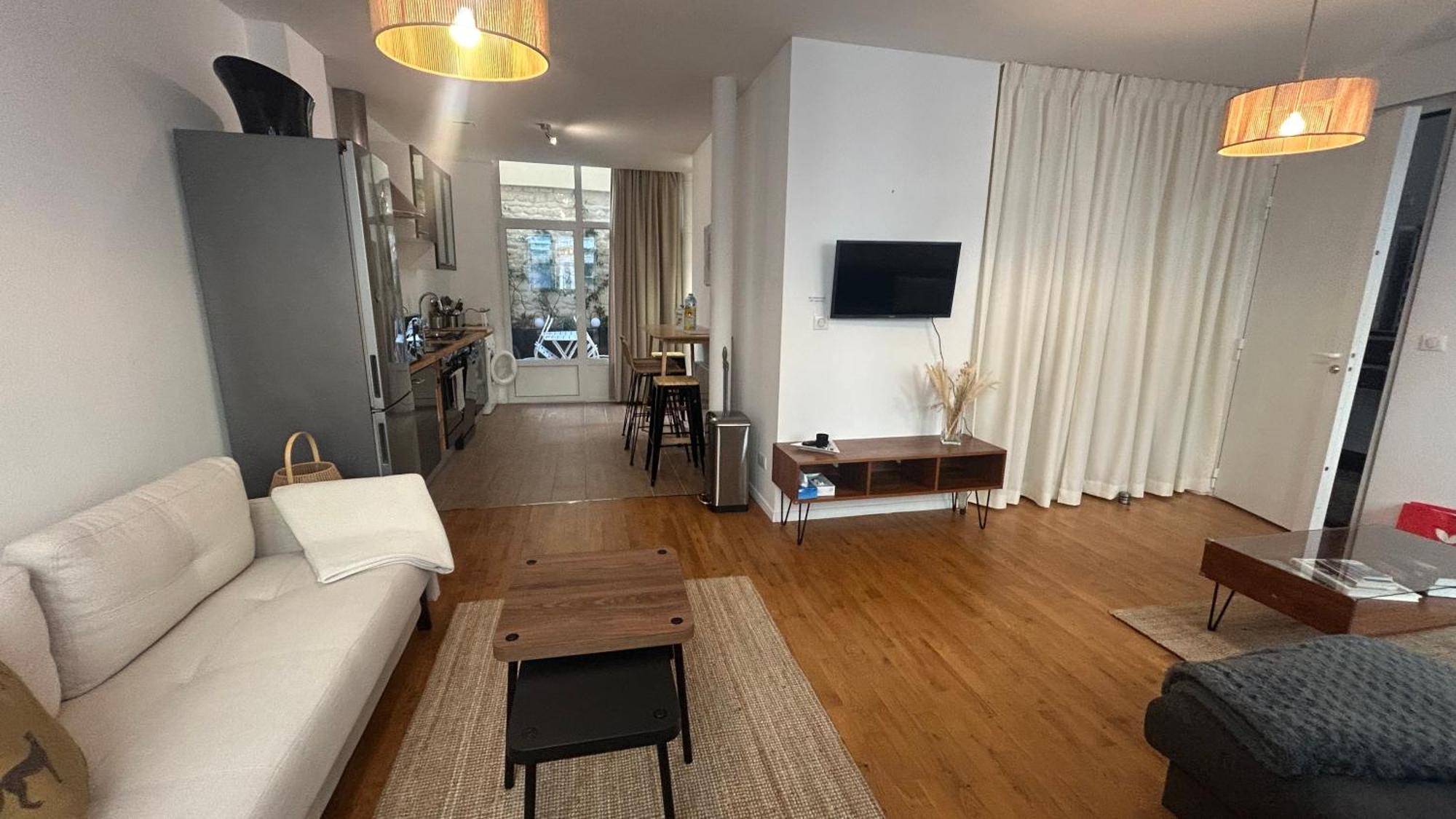 Grand Avec Patio A 14eme * Paris