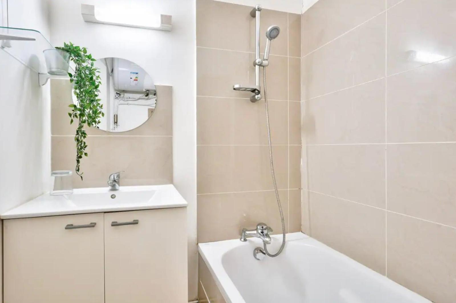 Guestready - Bright In The Heart Of * Paris