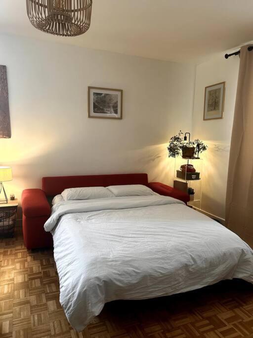 Apartment Grand 2 Pieces Dans Le 20eme A Paris