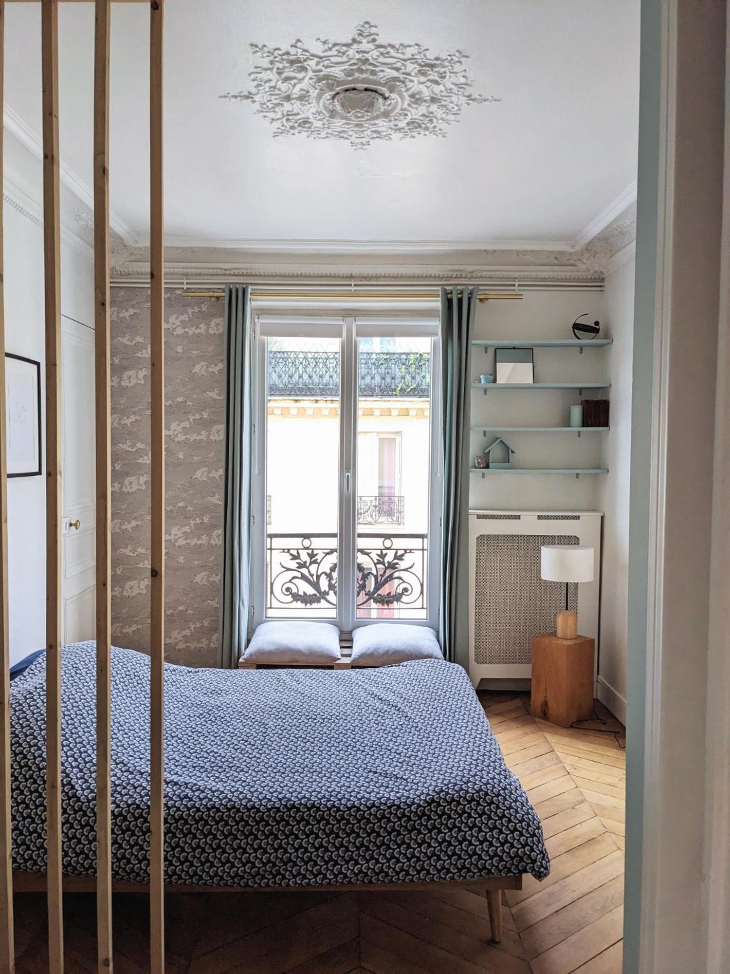 Typiquement Parisien Proche De Gare Du Nord Apartment Paris