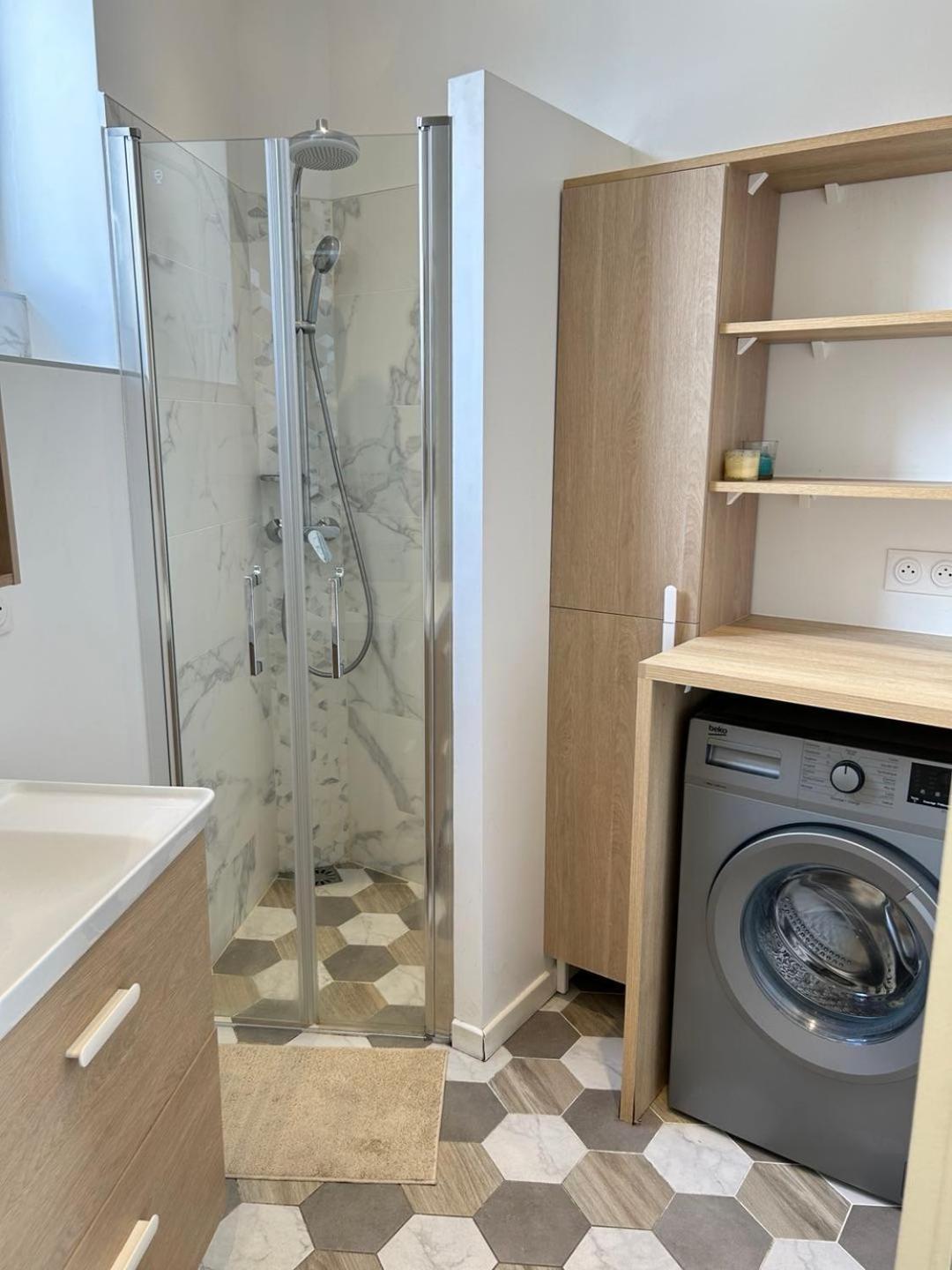 Spacious Near Eiffel Grenelle F2 * Paris