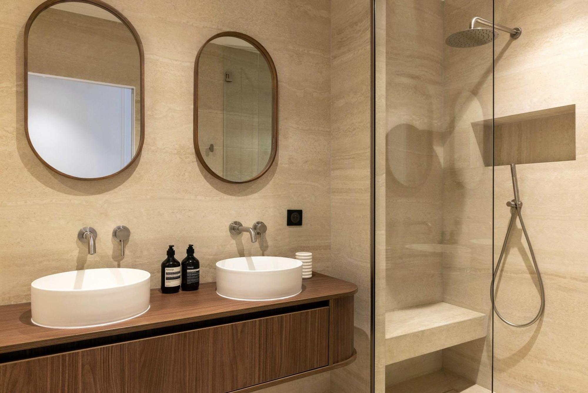 Luxury - Ac - 4br- 8p - Bastille Apartment