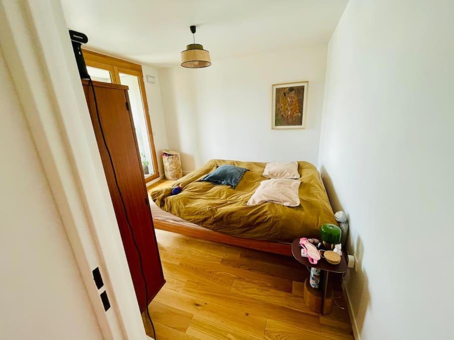 Apartment Montmartre A 2 Ou Paris