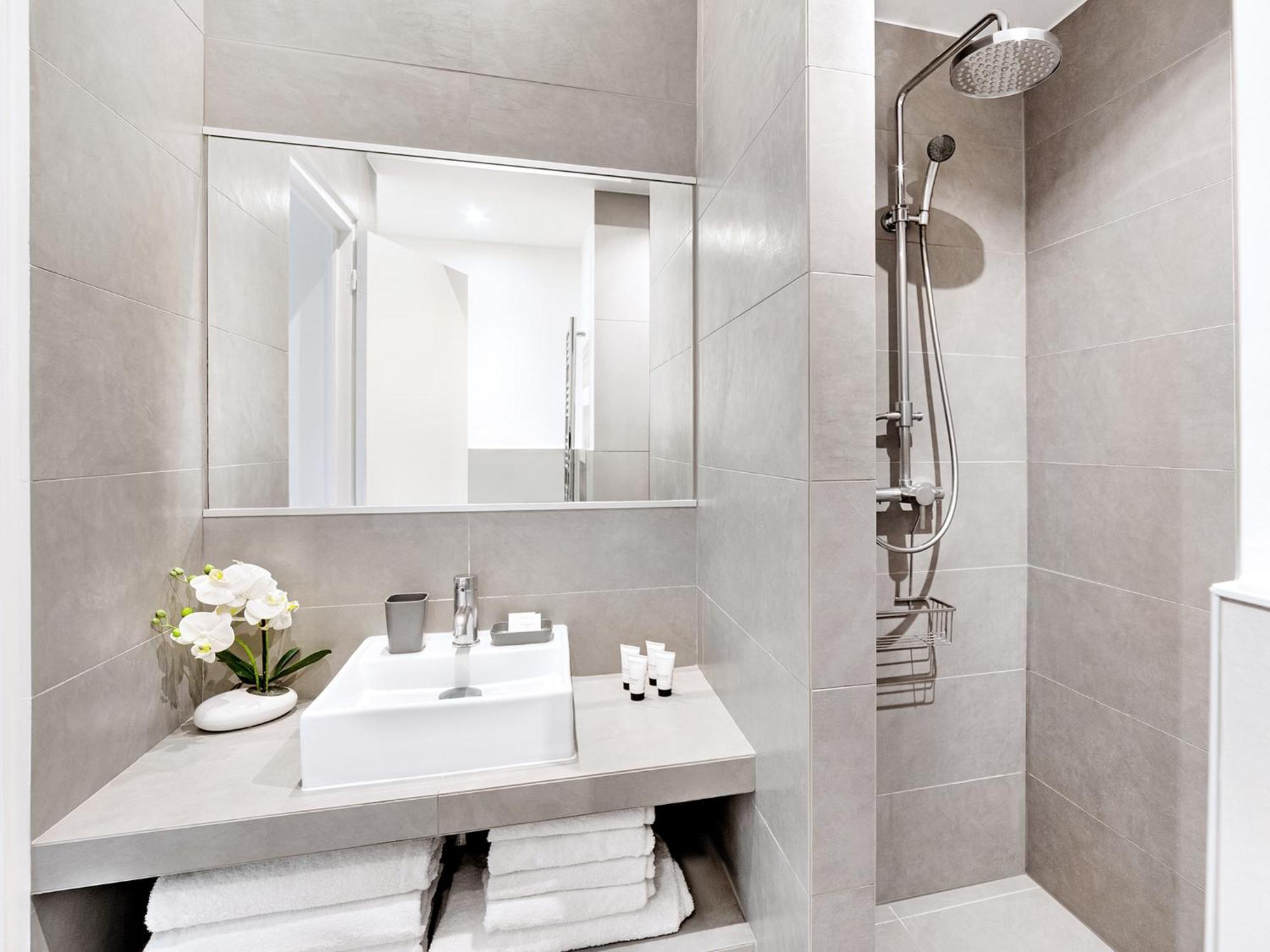 Livinparis - Luxury 3 Bedrooms Le Louvre I