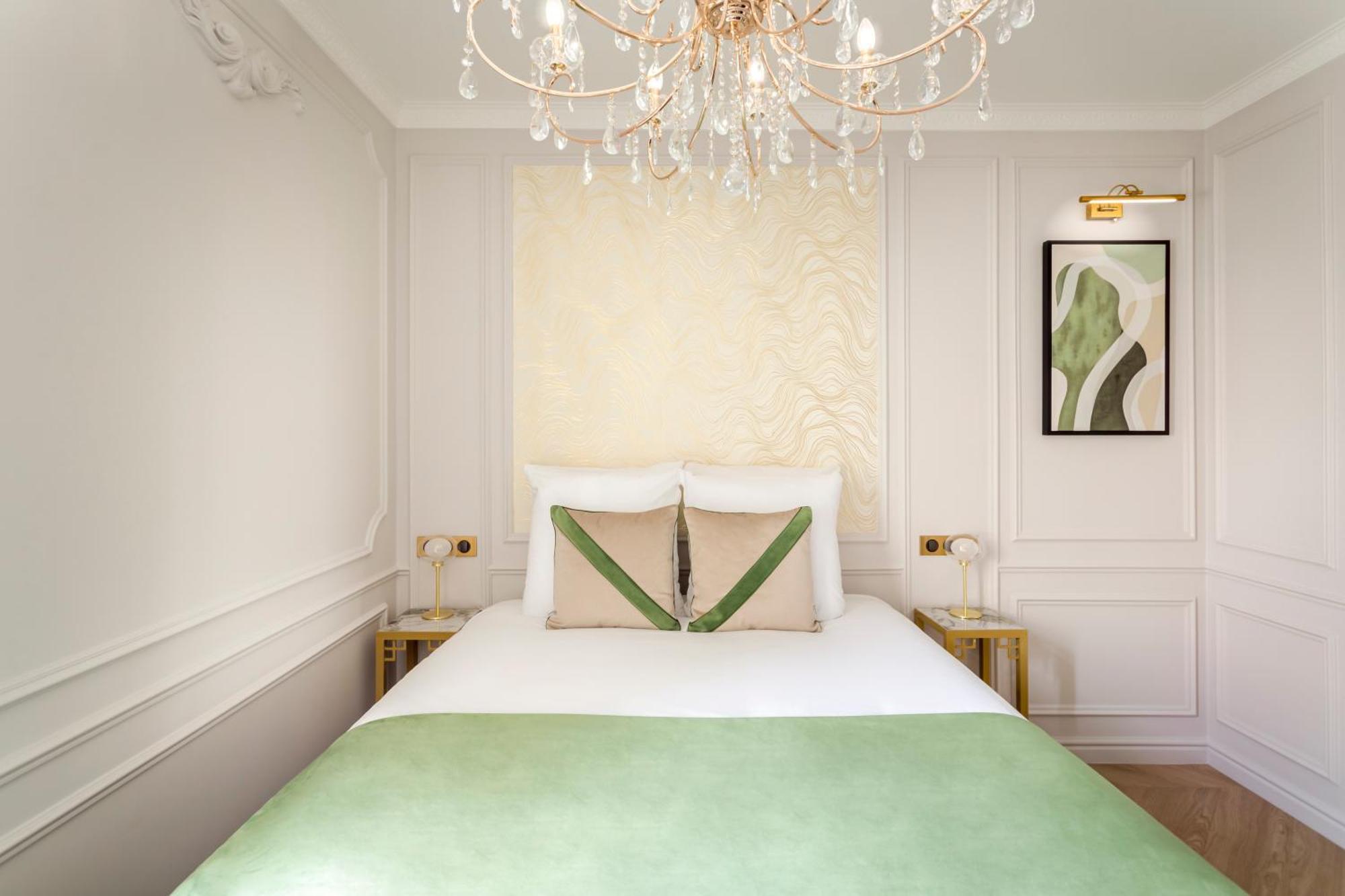 Merveil Signature - Hoche - Eiffel Tower View Apartment