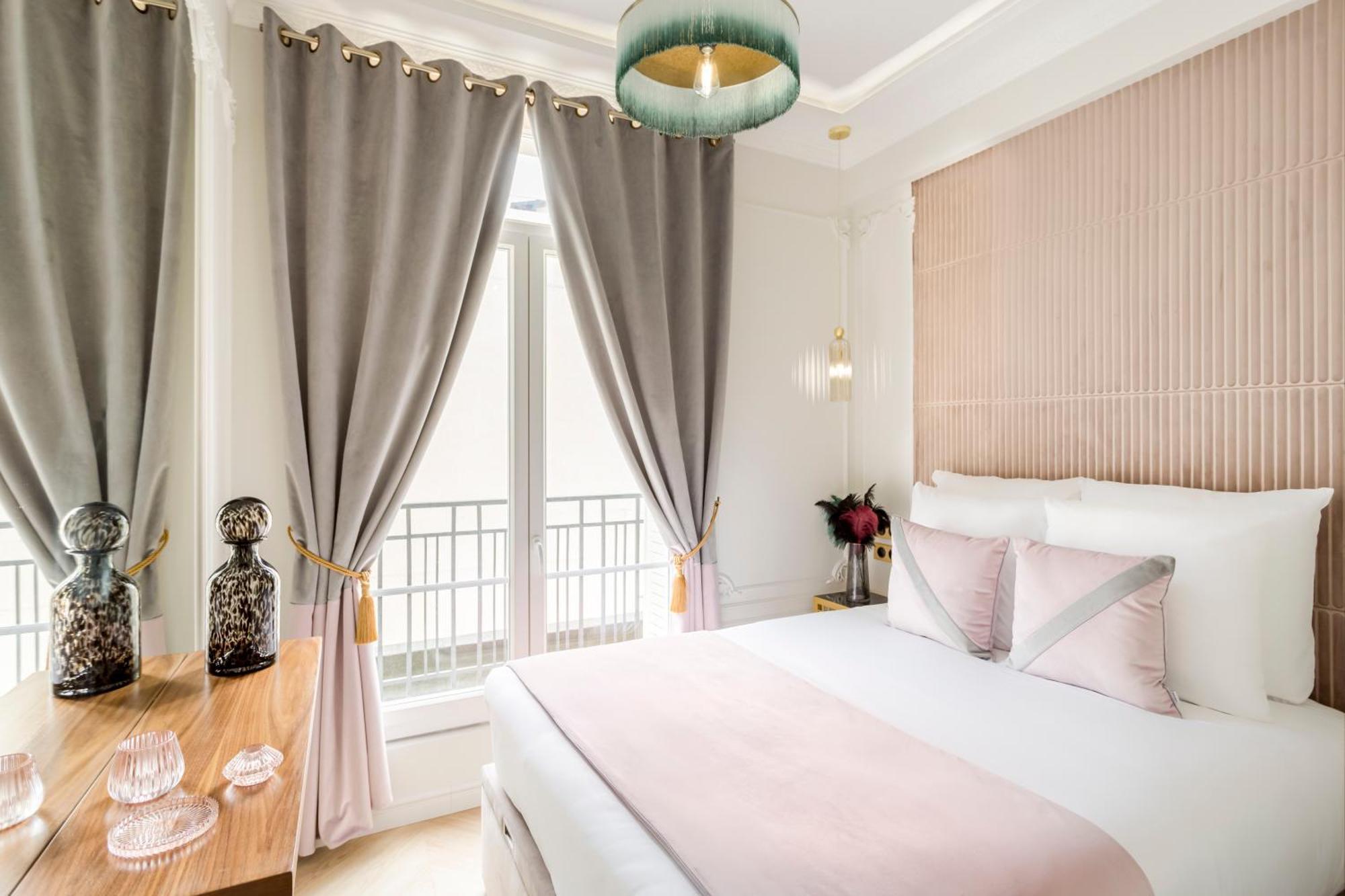 Merveil Signature - Hoche - Eiffel Tower View Apartment Paris