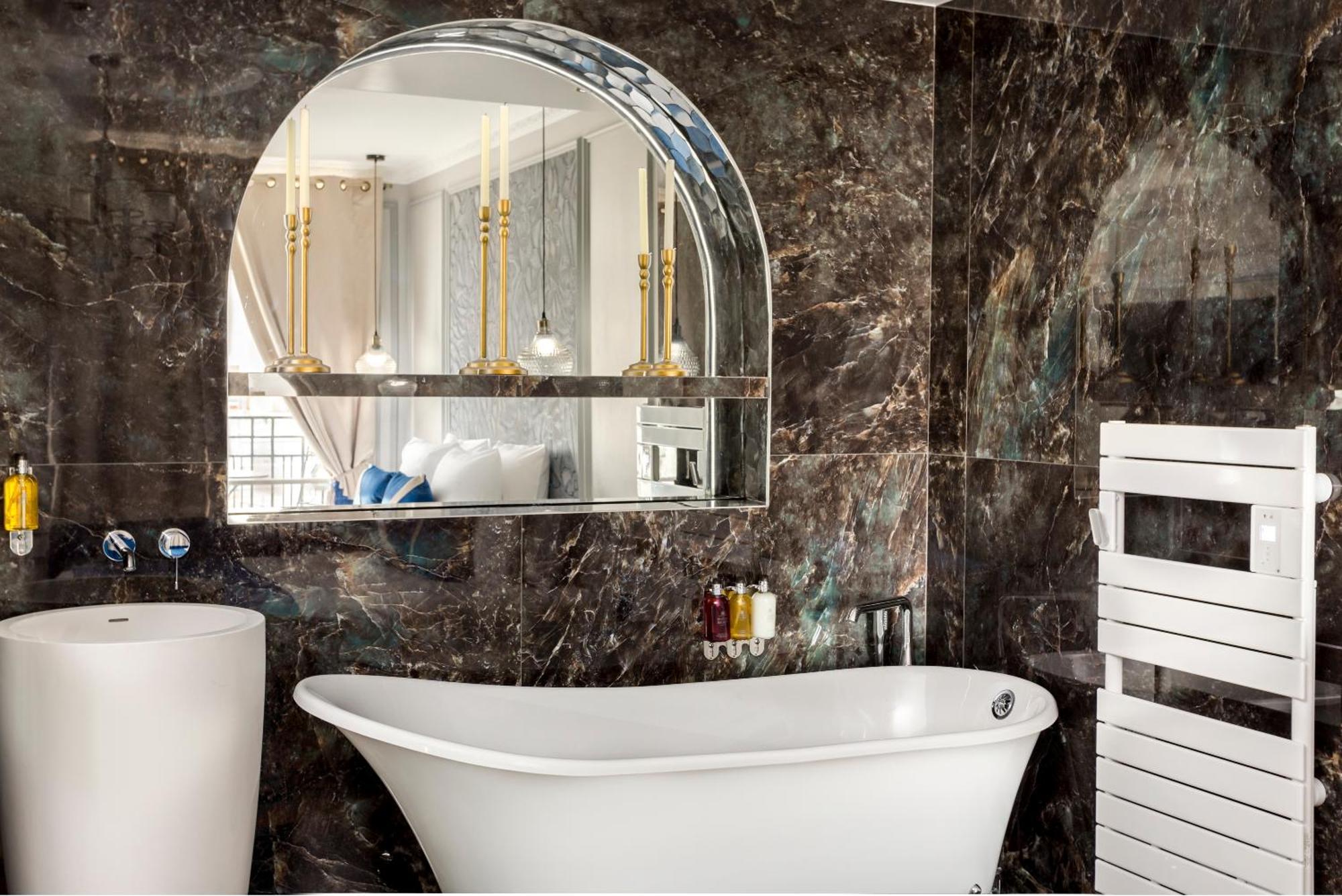 Merveil Signature - Hoche - Eiffel Tower View Apartment *