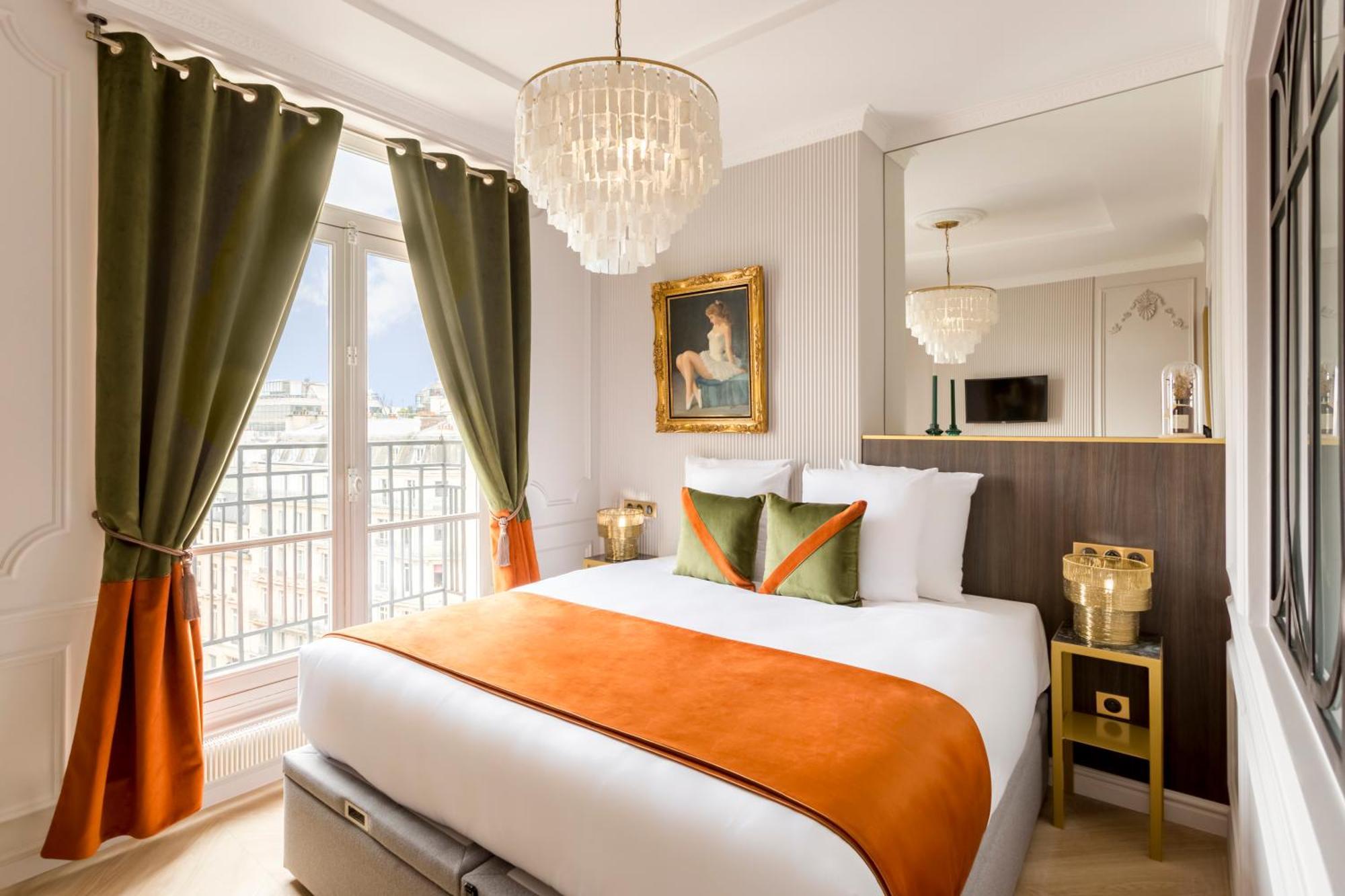 Apartment Merveil Signature - Hoche - Eiffel Tower View Paris