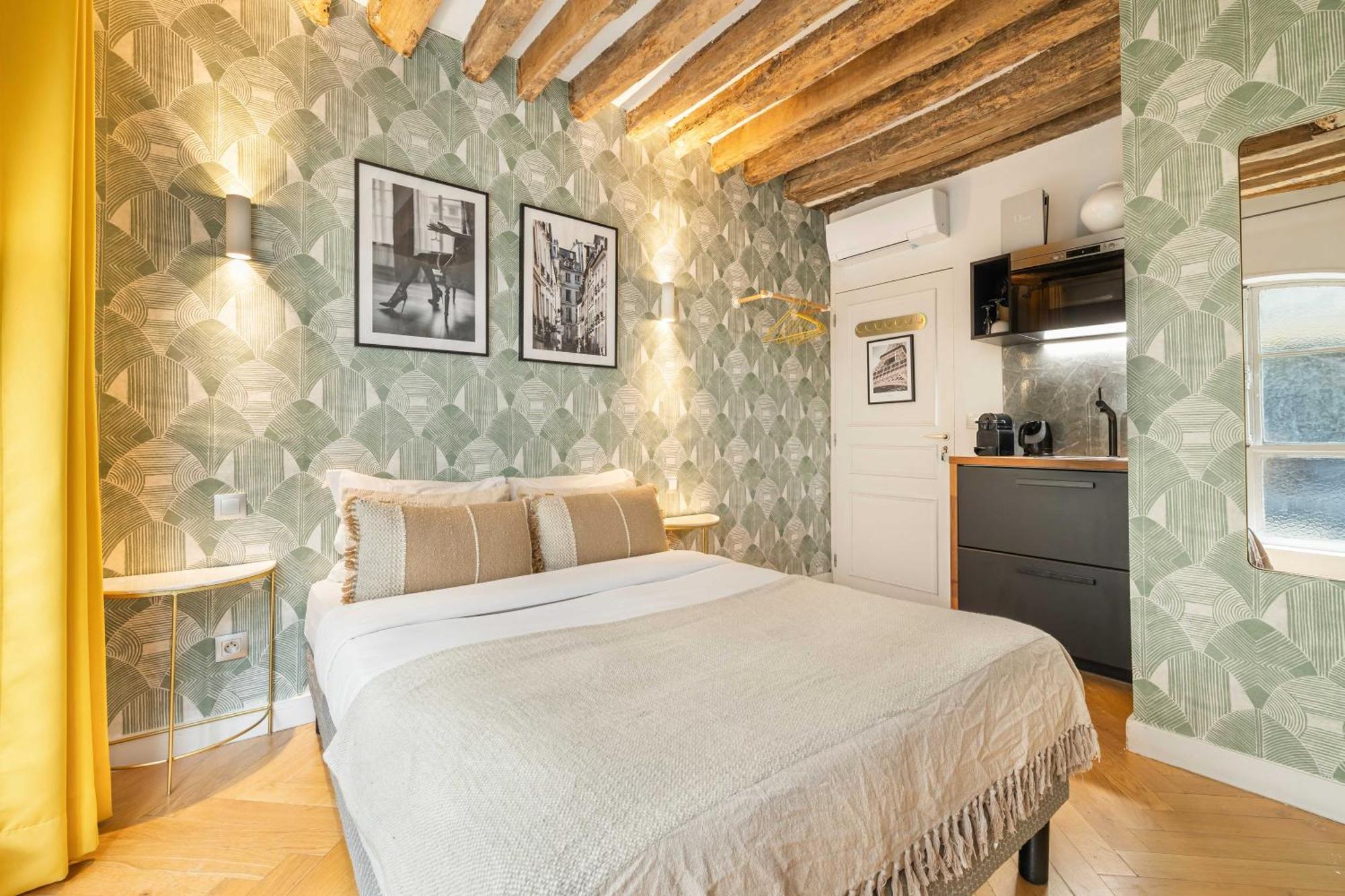 Superb Historical Next To Louvre And Opera Apartment Paris