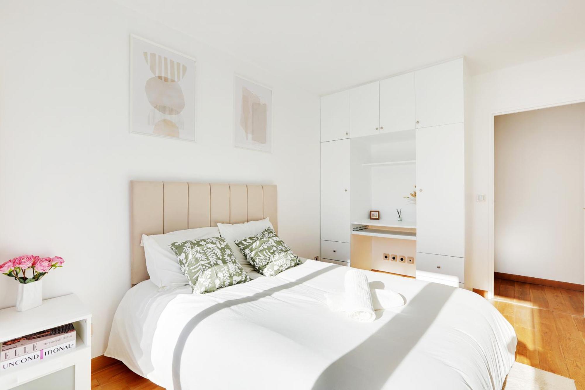 A 1 Minute Du Metro Et Parking Prive Apartment Paris