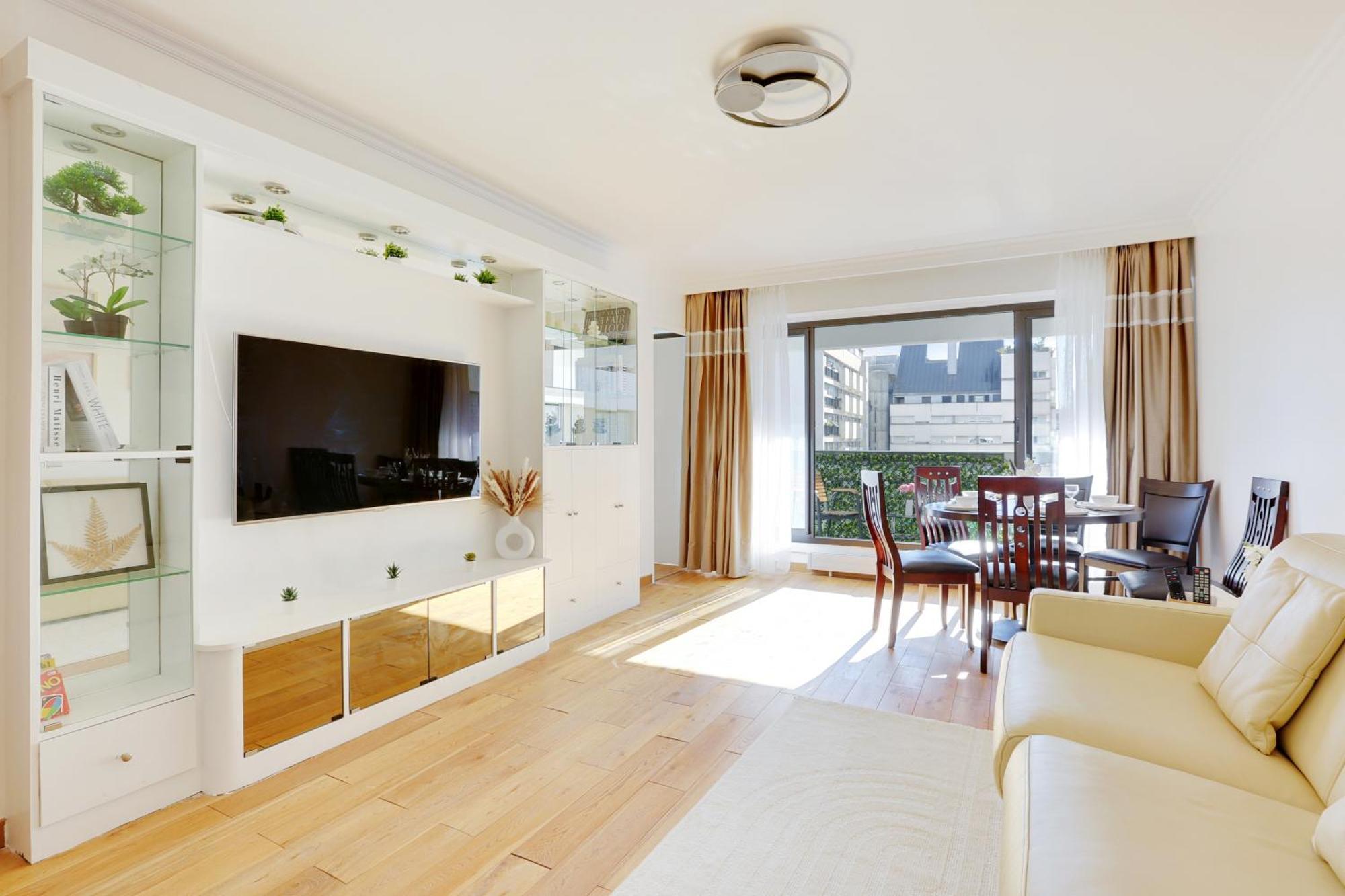 Apartment A 1 Minute Du Metro Et Parking Prive Paris