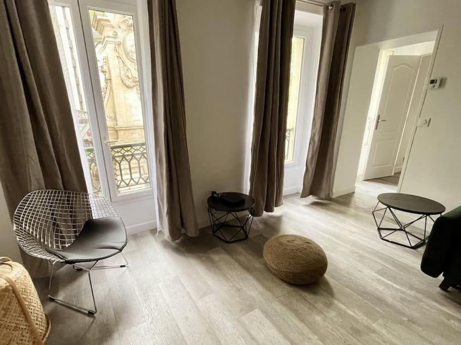1br Et Canape Lit Dans Le Salon