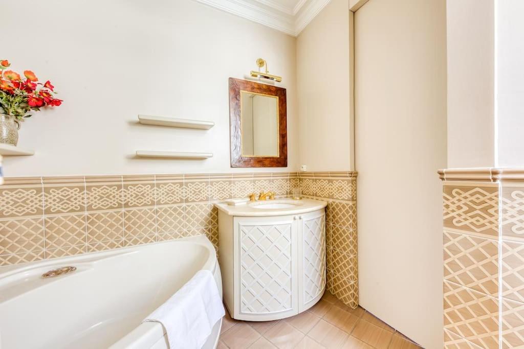 Appartement De La Belle Epoque- Notre-dame Paris
