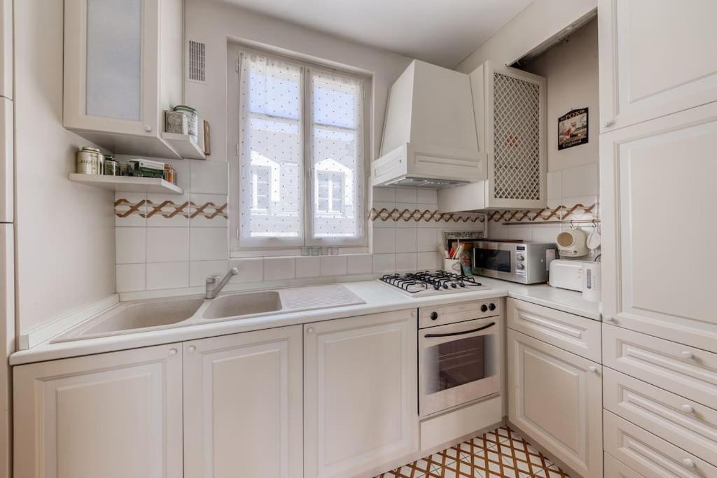 De La Belle Epoque- Notre-dame Appartement